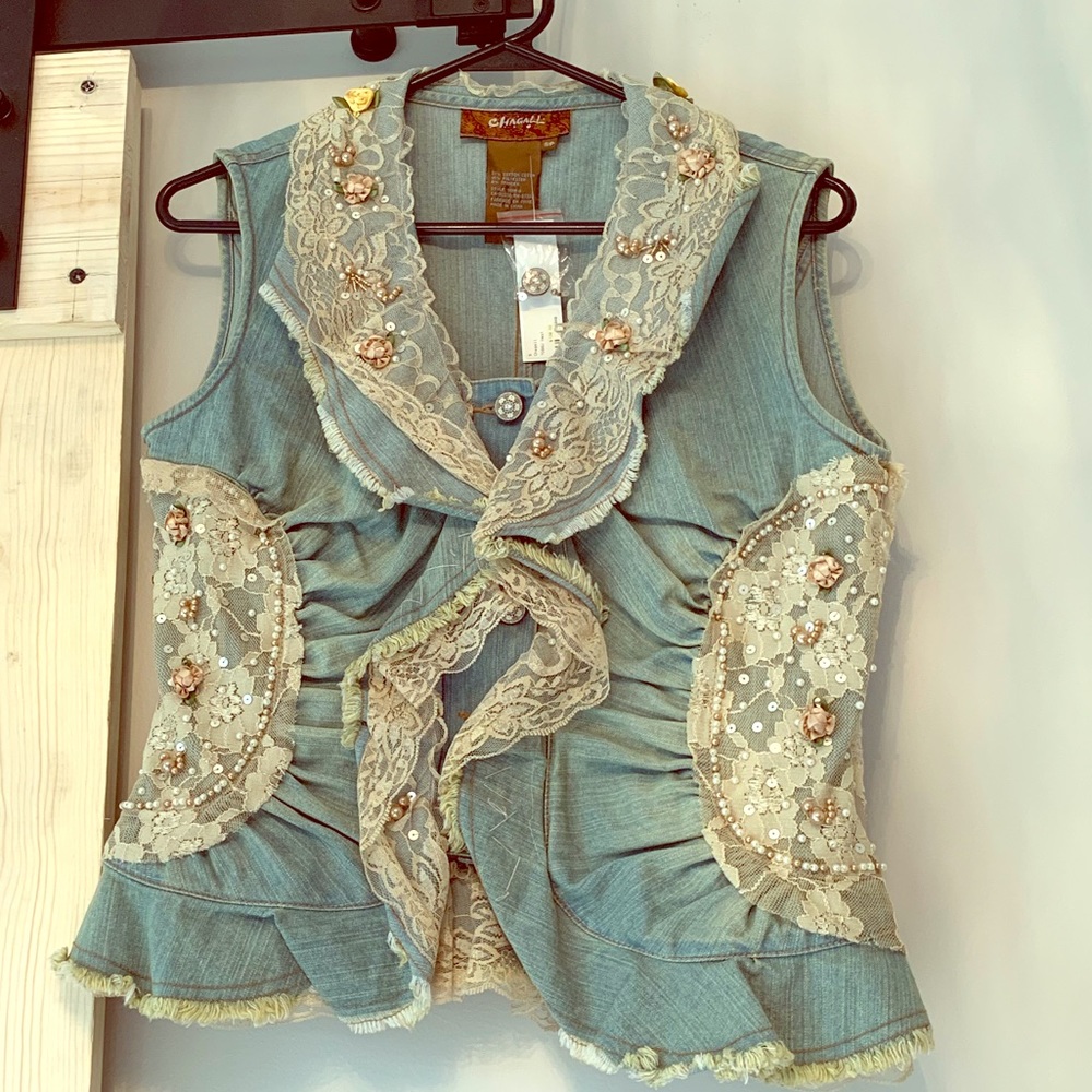 Women’s fashion/beaded lace jean vest size small